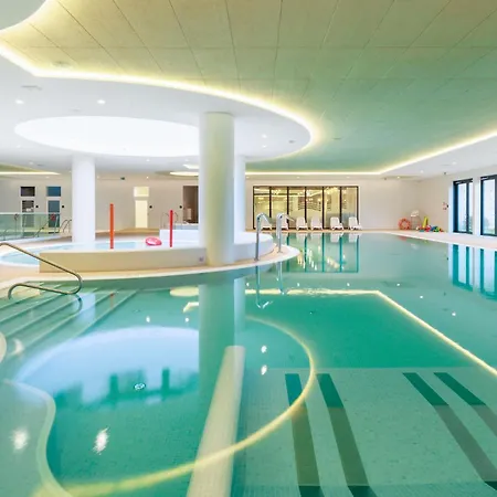 Horizon Z Dostepem Do Basenow,strefy Saun,jacuzzi- Pinea Pobierowo-sannel For Rent Apartment Pobierowo